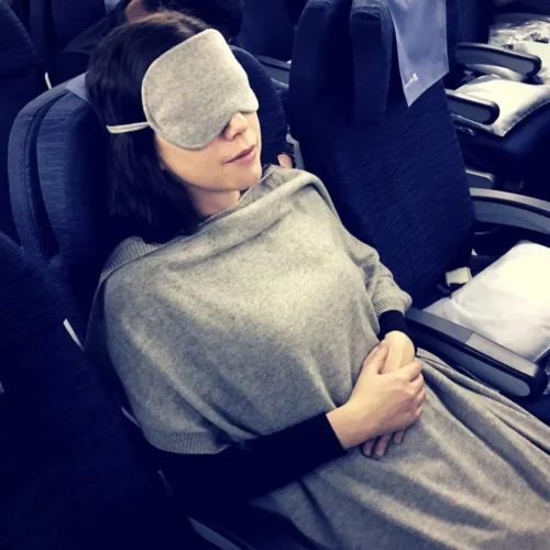 Jet&Bo – AIR TRAVEL Sleeping Kit, 100% Cashmere Blanket with Eye Mask, Socks, Carry/Pillow Case, Gray